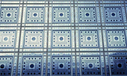 name the building architect and style 