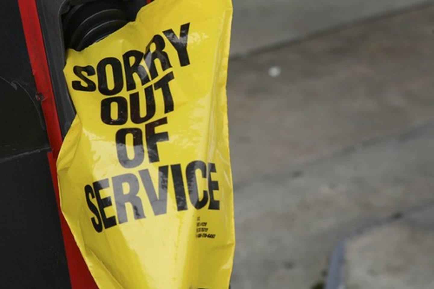 <p>to excuse, to apologise</p>