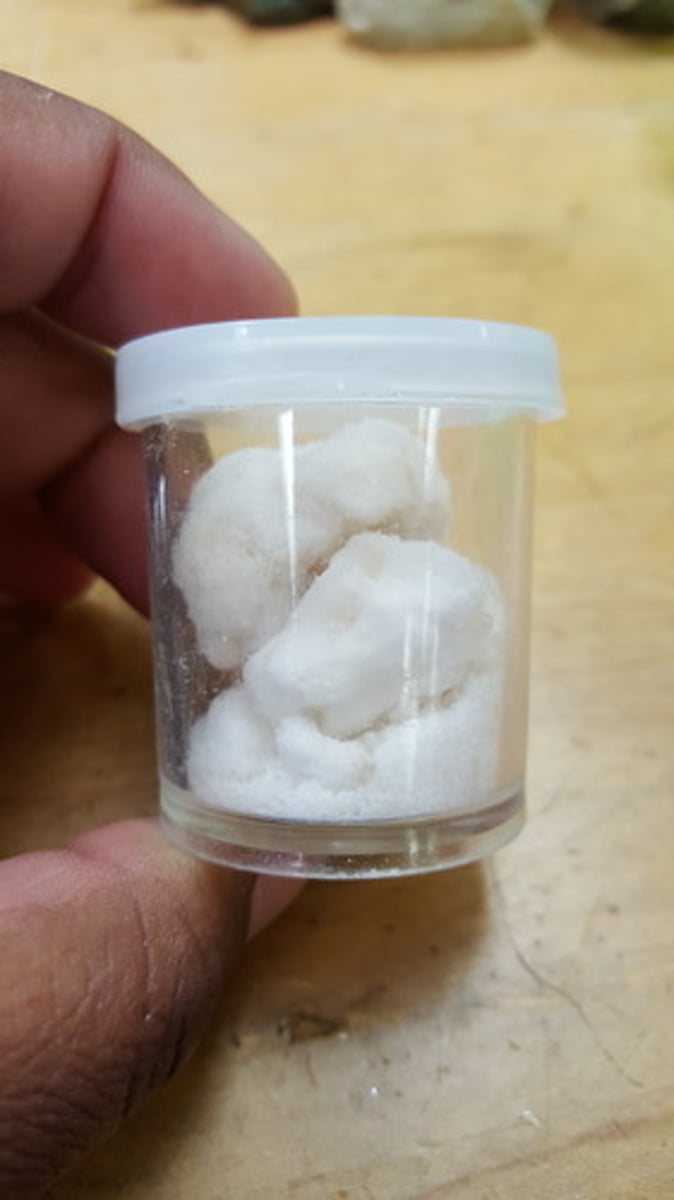 <p>Occurs as efflorescent mineral on rocks in mine workings and in cave walls.</p>