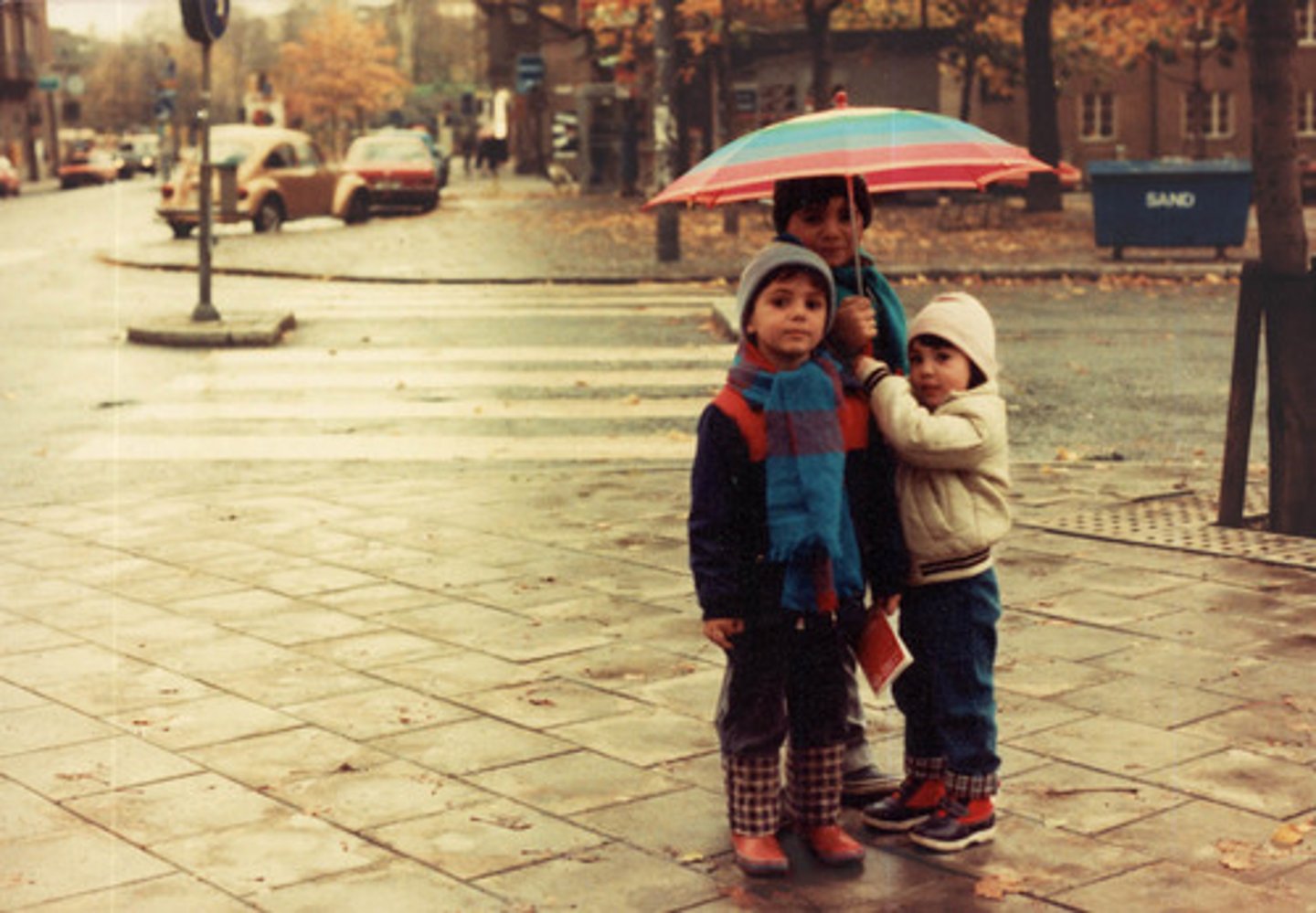 <p>it's raining</p>
