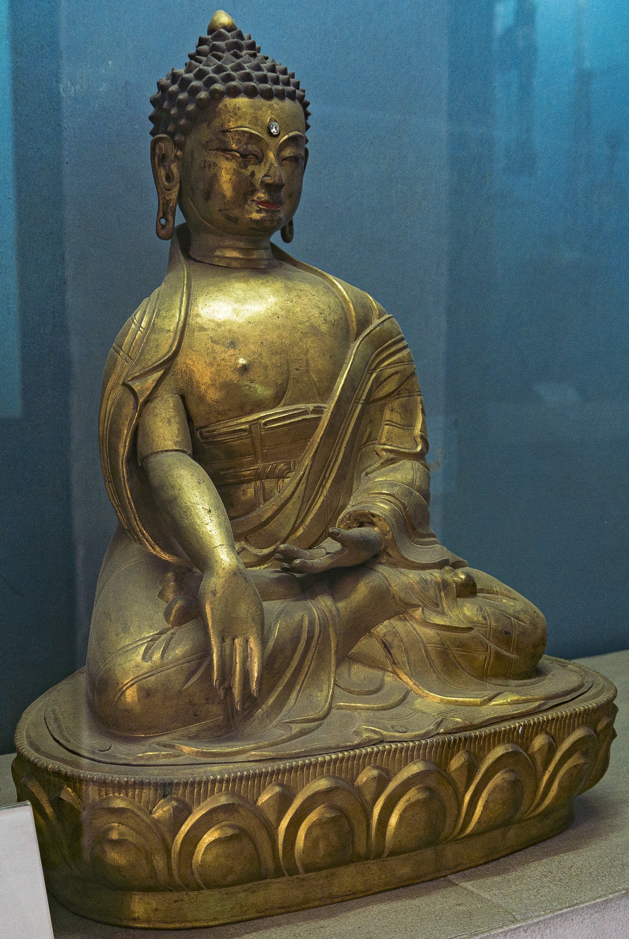 <p>Buddhism is Sudasa Gautama, or Gautama, who lived in Northern India around 5th century BCE, and he was born into an aristocratic family. So he was a king. And he had so many names, but he is often called Shakyamuni, which literally means sage of the Shaka clan.</p>