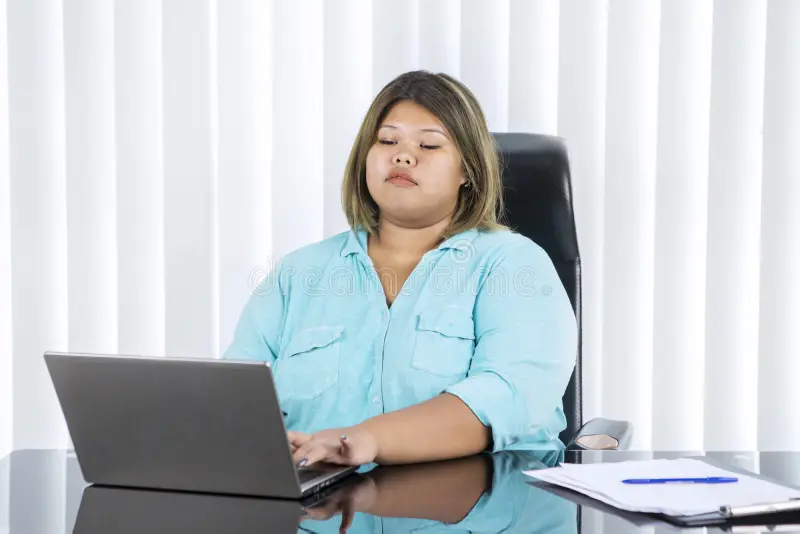 <p><sub>Việc ít vận động khi học trực tuyến có thể dẫn đến </sub><span style="color: red"><strong><sub>obesity </sub></strong></span><sub>ở học sinh</sub></p><p><em><sub>/ oʊˈbiː.sə.t̬i /</sub></em></p>