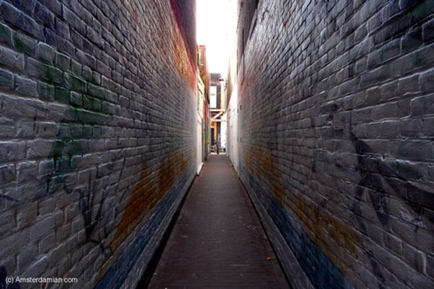 <p>wide/narrow</p>