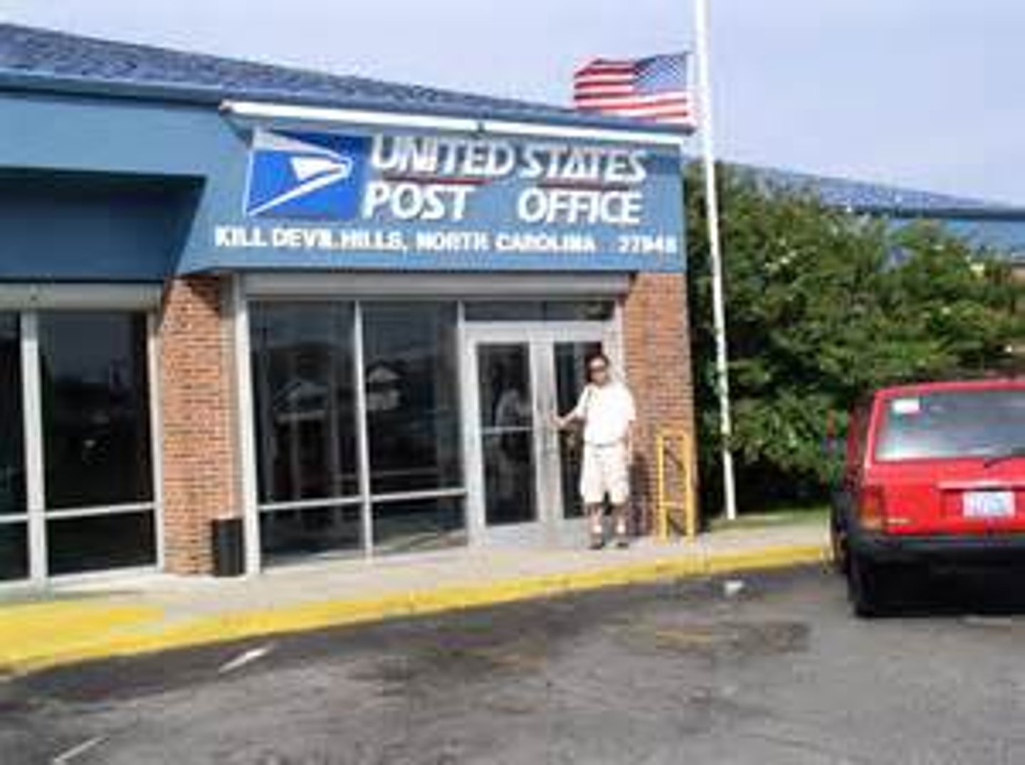 <p>mail; post office</p>