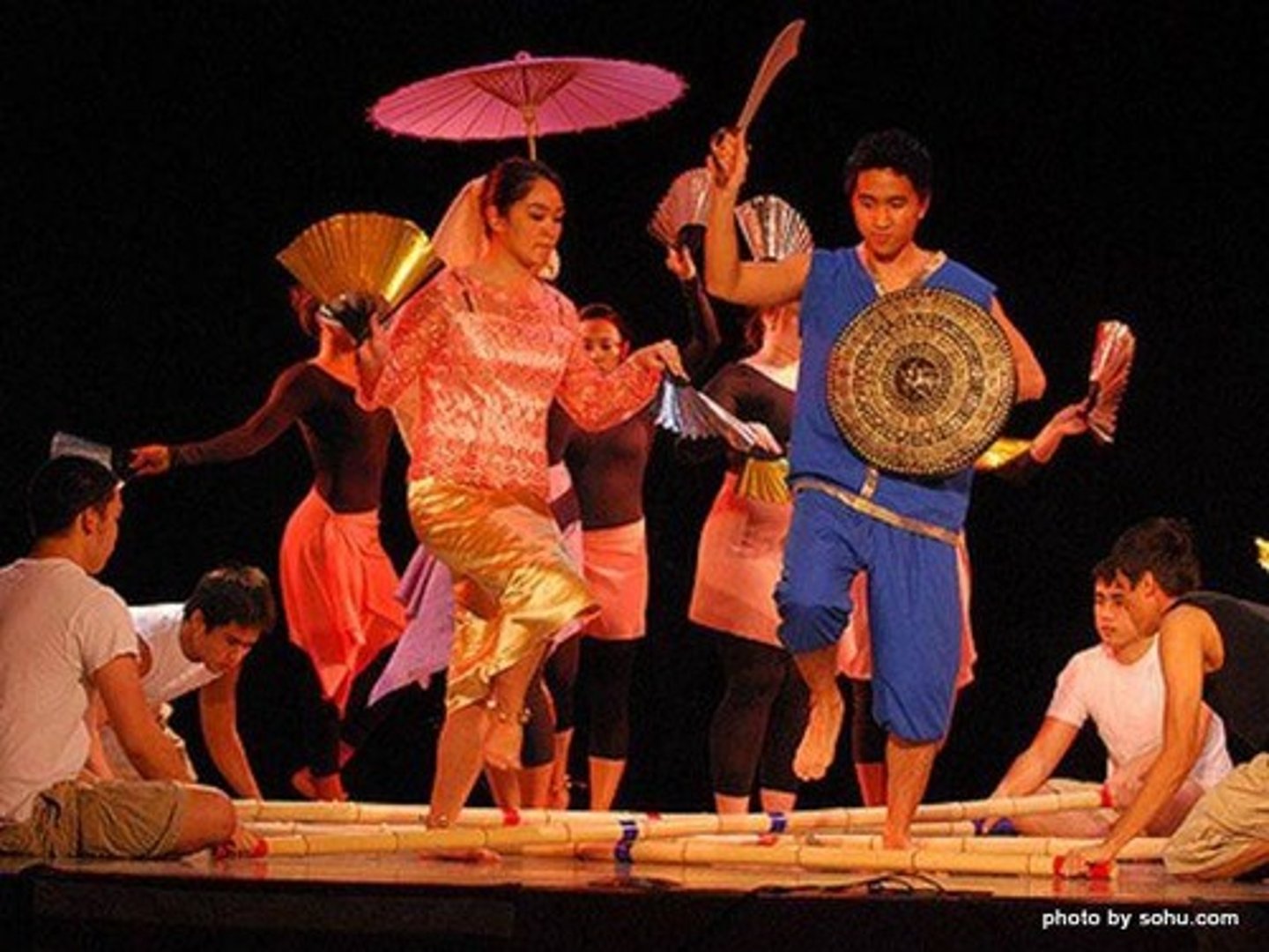 <p>A dance popularized by Francisca Reyes-Aquino.</p>
