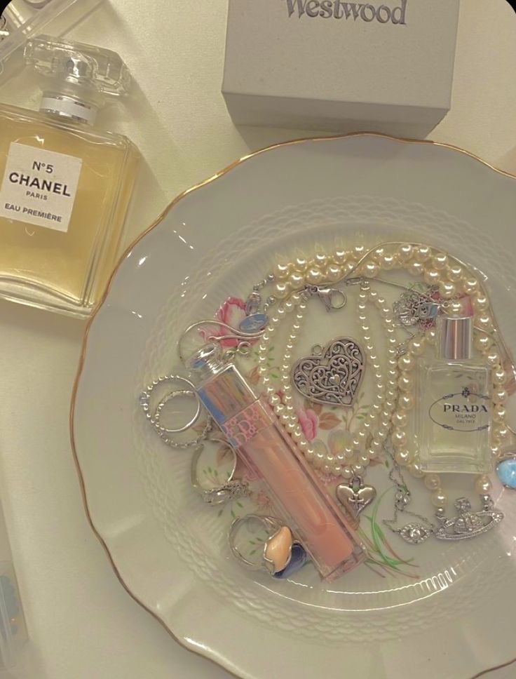 <p><span><span>Plate</span></span></p>