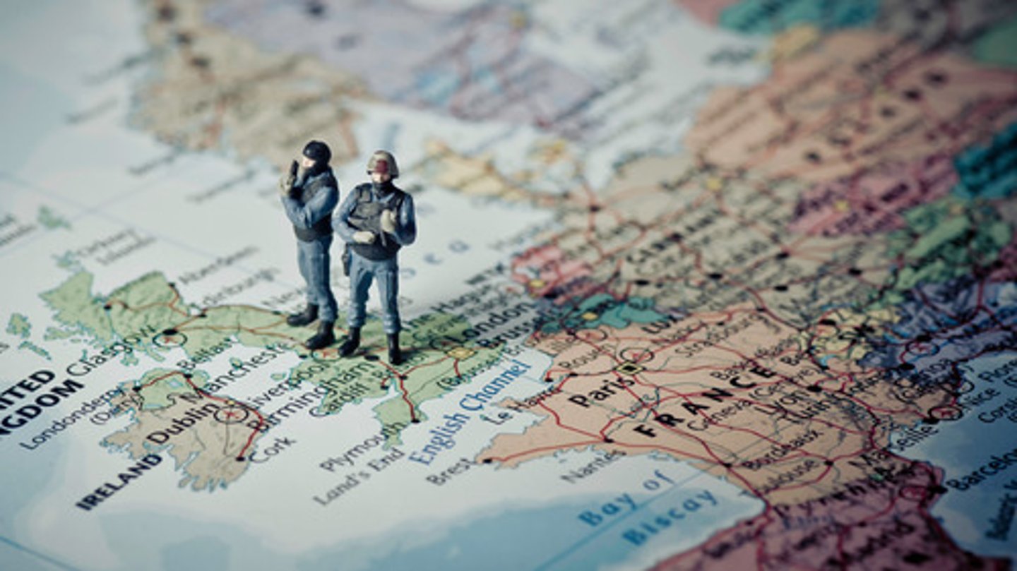 <p>sự khám phá. Ex: Space _____ has expanded human knowledge greatly.</p>