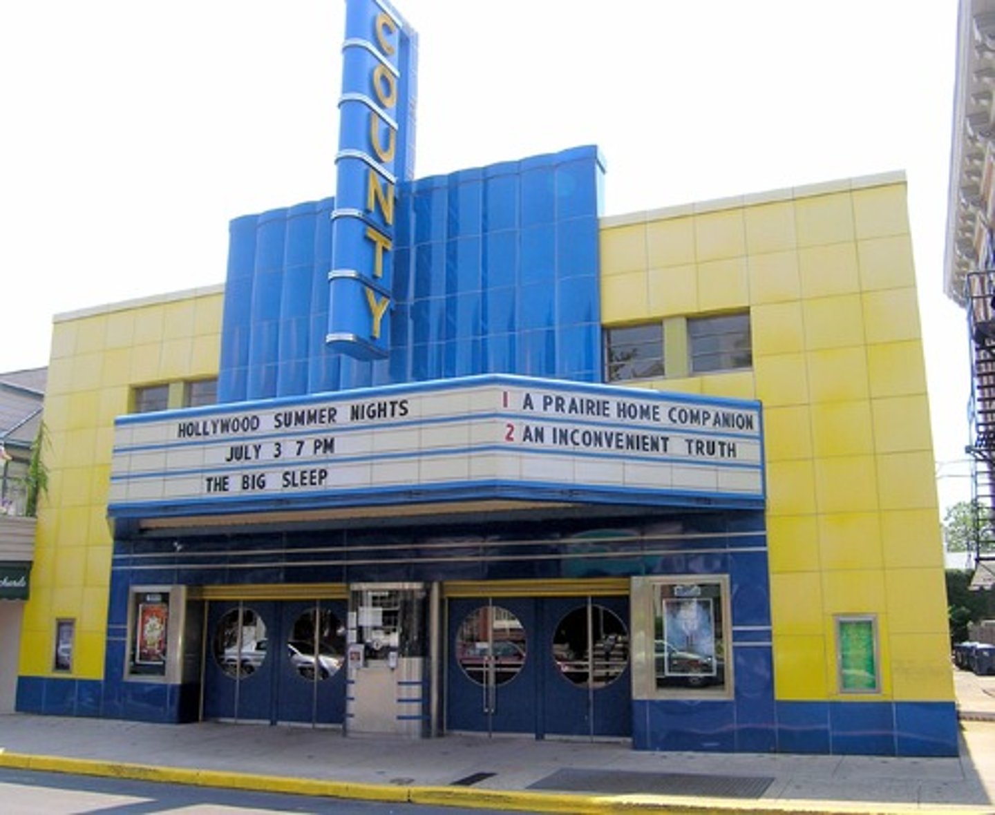 <p>movie theater</p>