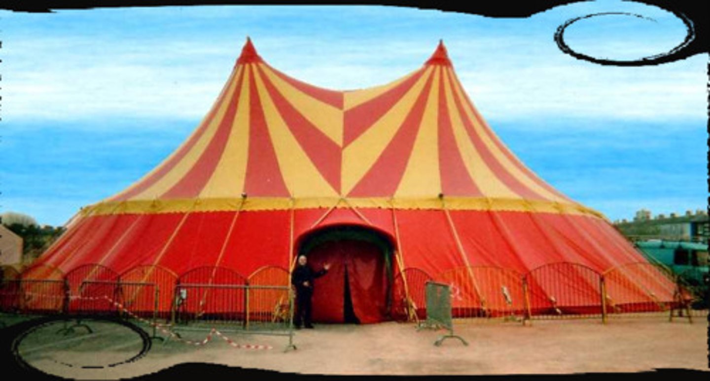 <p>circus</p>