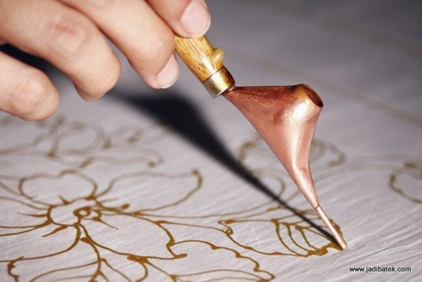 <p>A Javanese instrument for applying hot wax in batik work.</p>