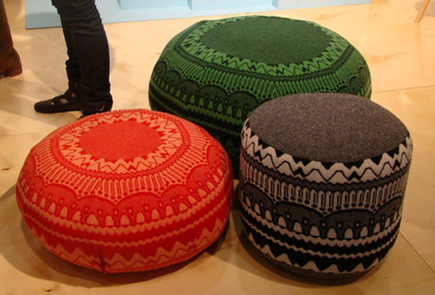 <p>Пуфи</p><p>Cushioned footstools or low seats that have no back or arms.</p><p>The living room was filled with colorful ___ instead of traditional chairs.</p><p>She rested her tired feet on one of the soft velvet ___.</p><p>The children liked to sit on the floor ___ to watch TV.</p>