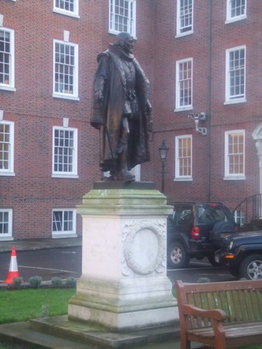 <p>Englishman and one of the founders of Modern Science. Supposed that the Human Mind attempts to find greater order in things(Novus Organuum). Influenced John Locke</p>