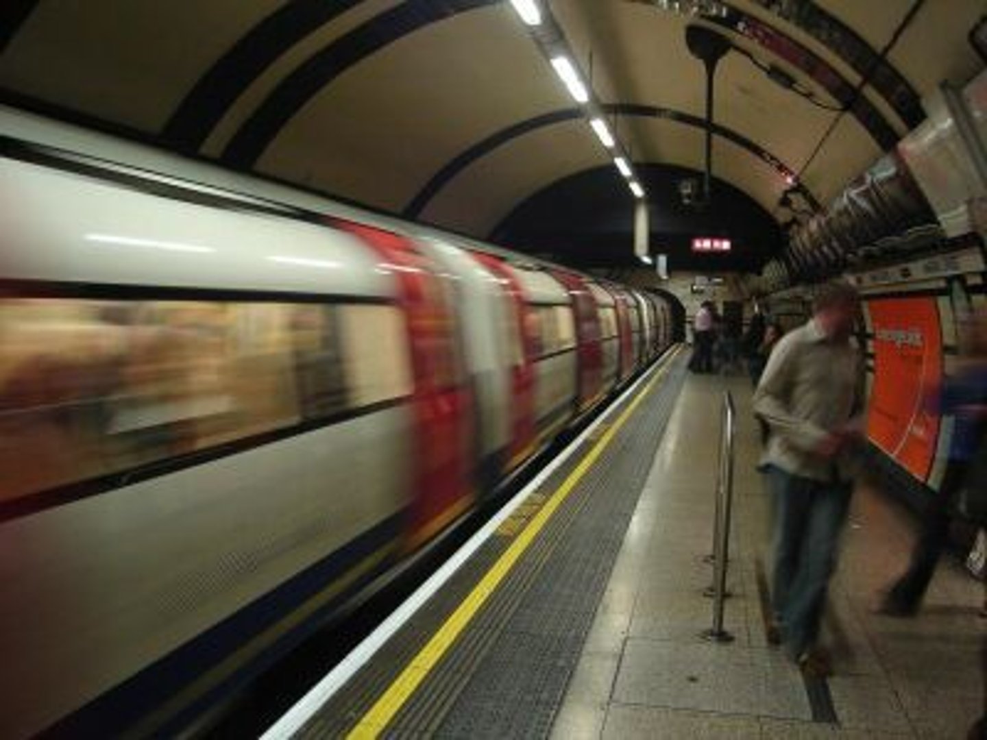 <p>subway station</p>