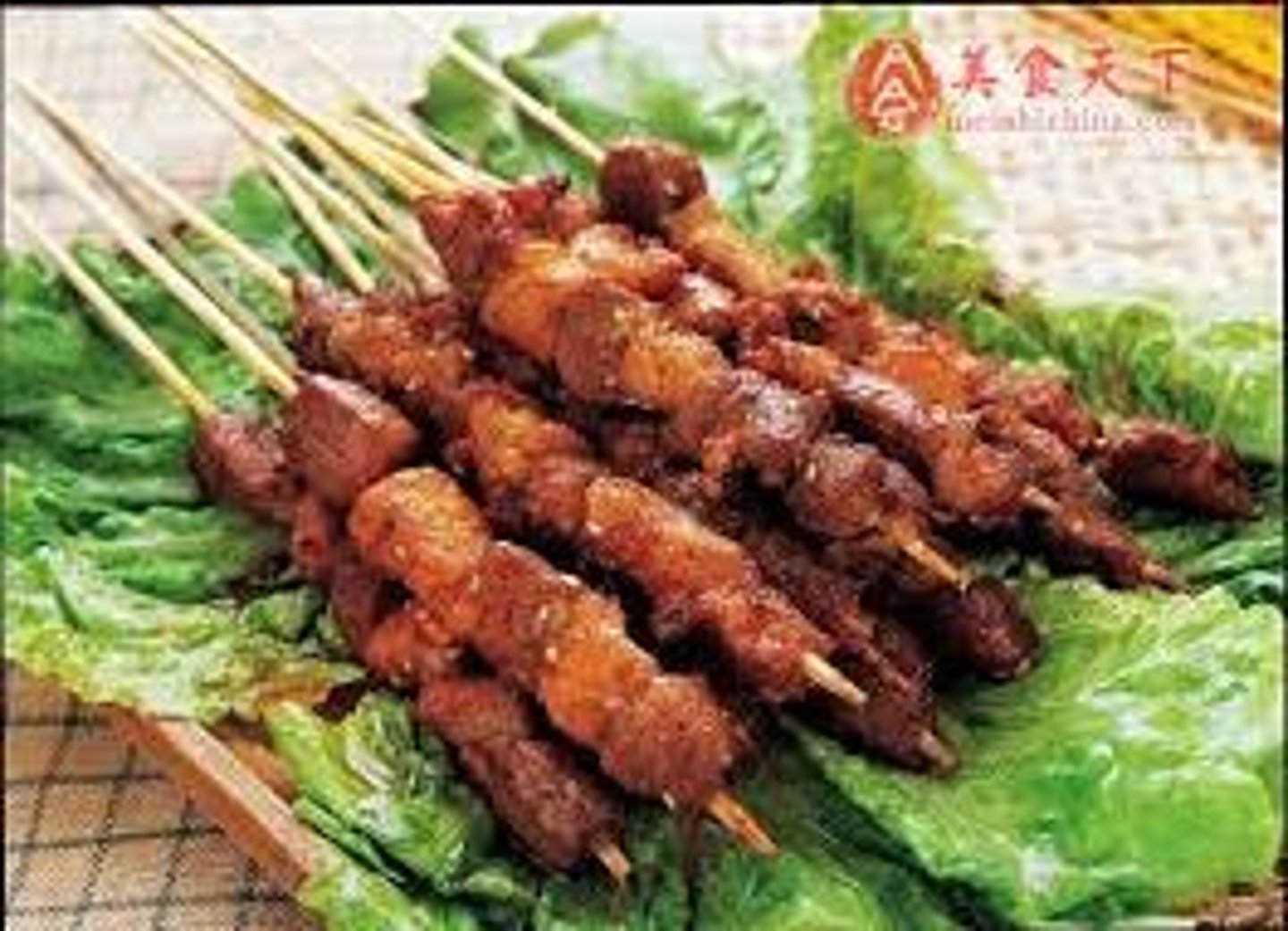 <p>yánɡ ròu chuàn - lamb skewers/kebab</p>