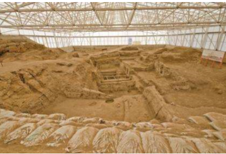 <p>Excavations of Ancient Houses at Catal Huyuk</p>