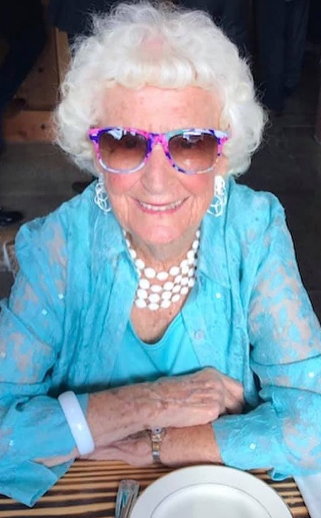 <p>Un(e) retraité(e)</p><p></p><p>Ma grand-mère est une retraitée. </p>