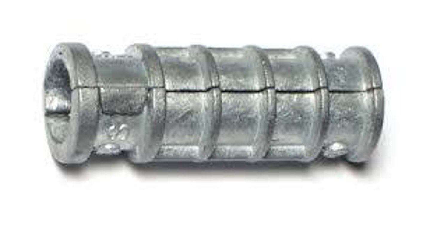<p>A lead or plastic sleeve inserted into a predrilled hole and expanded by driving a bolt screw into it.</p><p>Also called EXPANSION SLEEVE.</p>