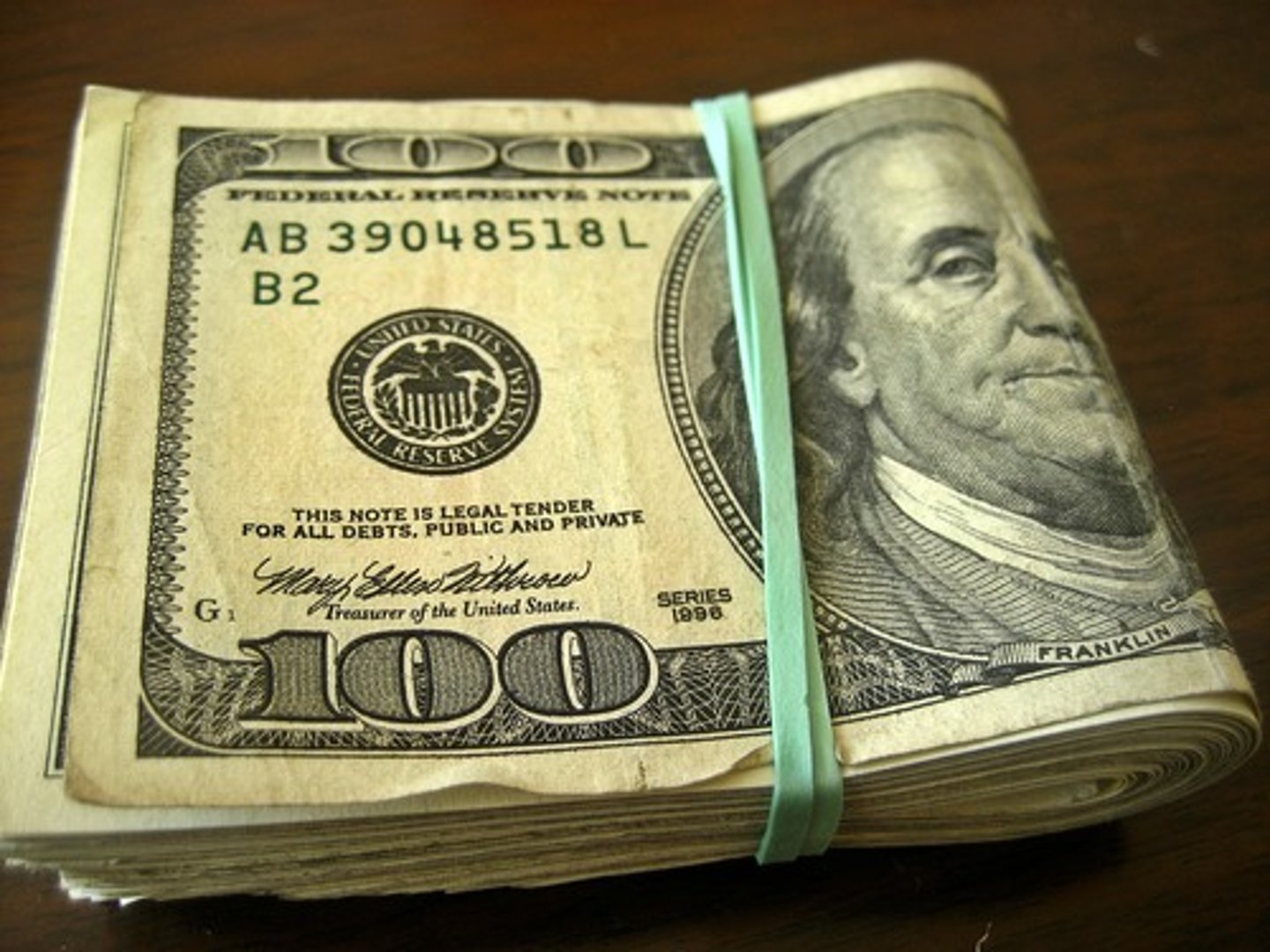 <p>I get money</p>