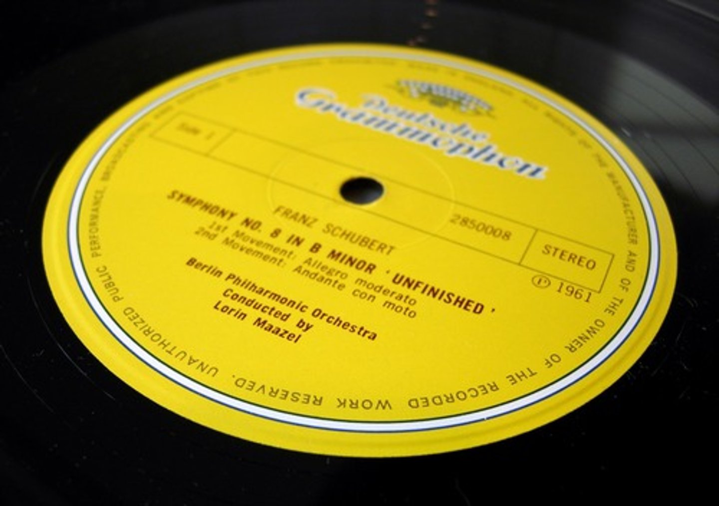 <p>record (disc)</p>