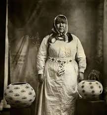 <p>A famous basket weaver from the Great Basin region.</p>