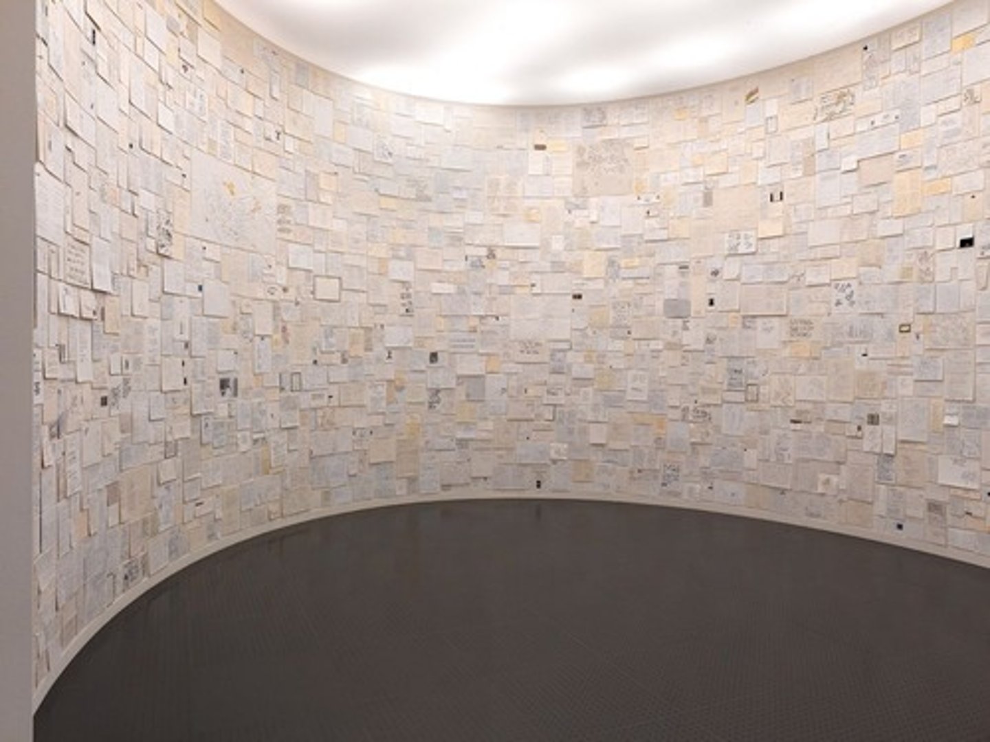 <p>Joseph grigely, written notes to deaf artist</p>