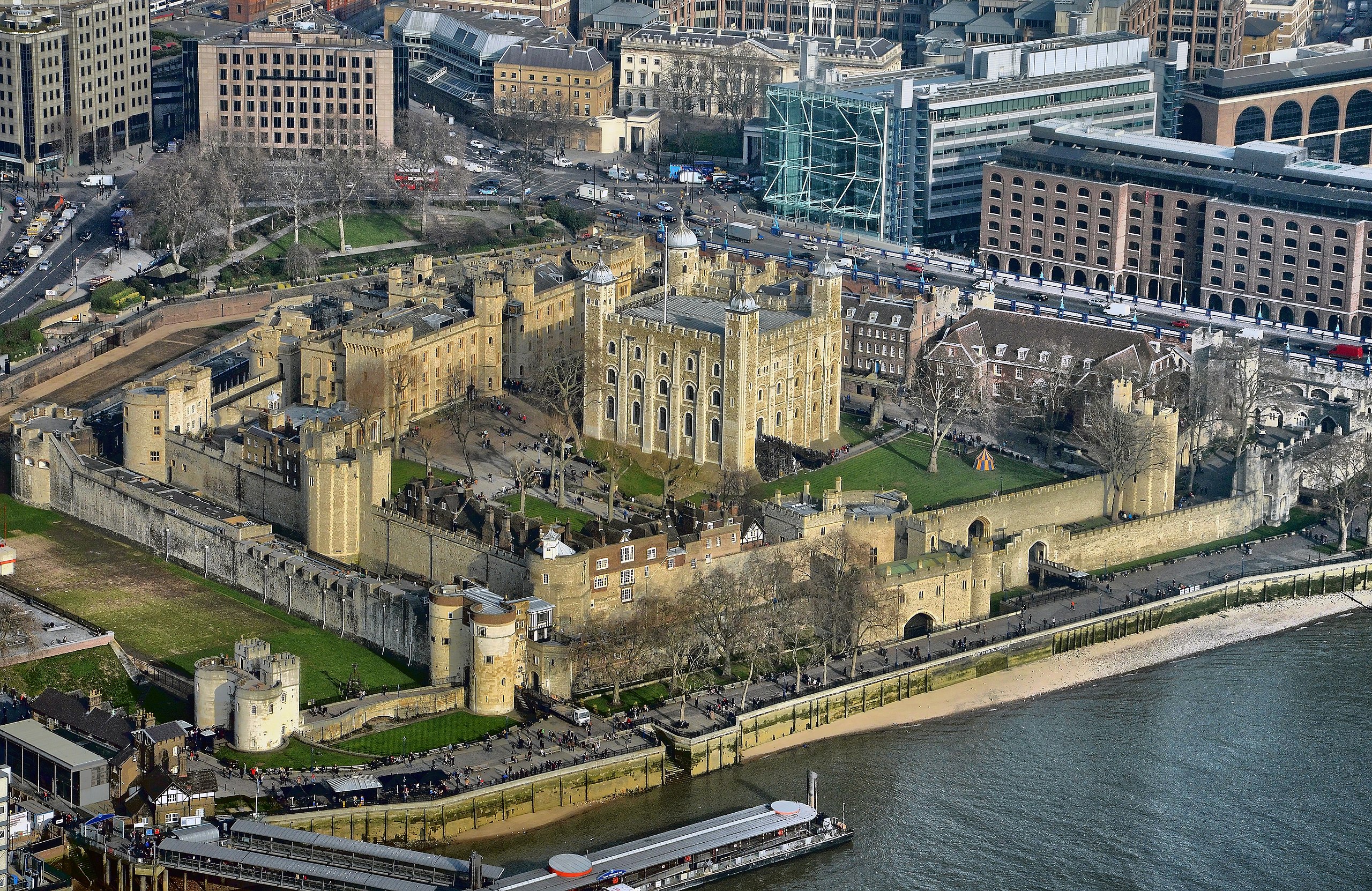 <ul><li><p>Built during the reign of William the Conqueror </p></li></ul><p></p>