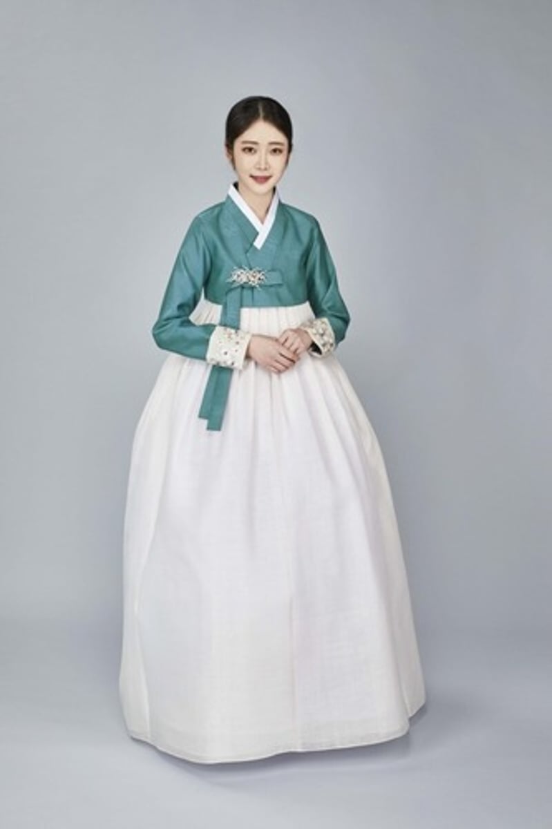 <p>traditional Korean dress</p>