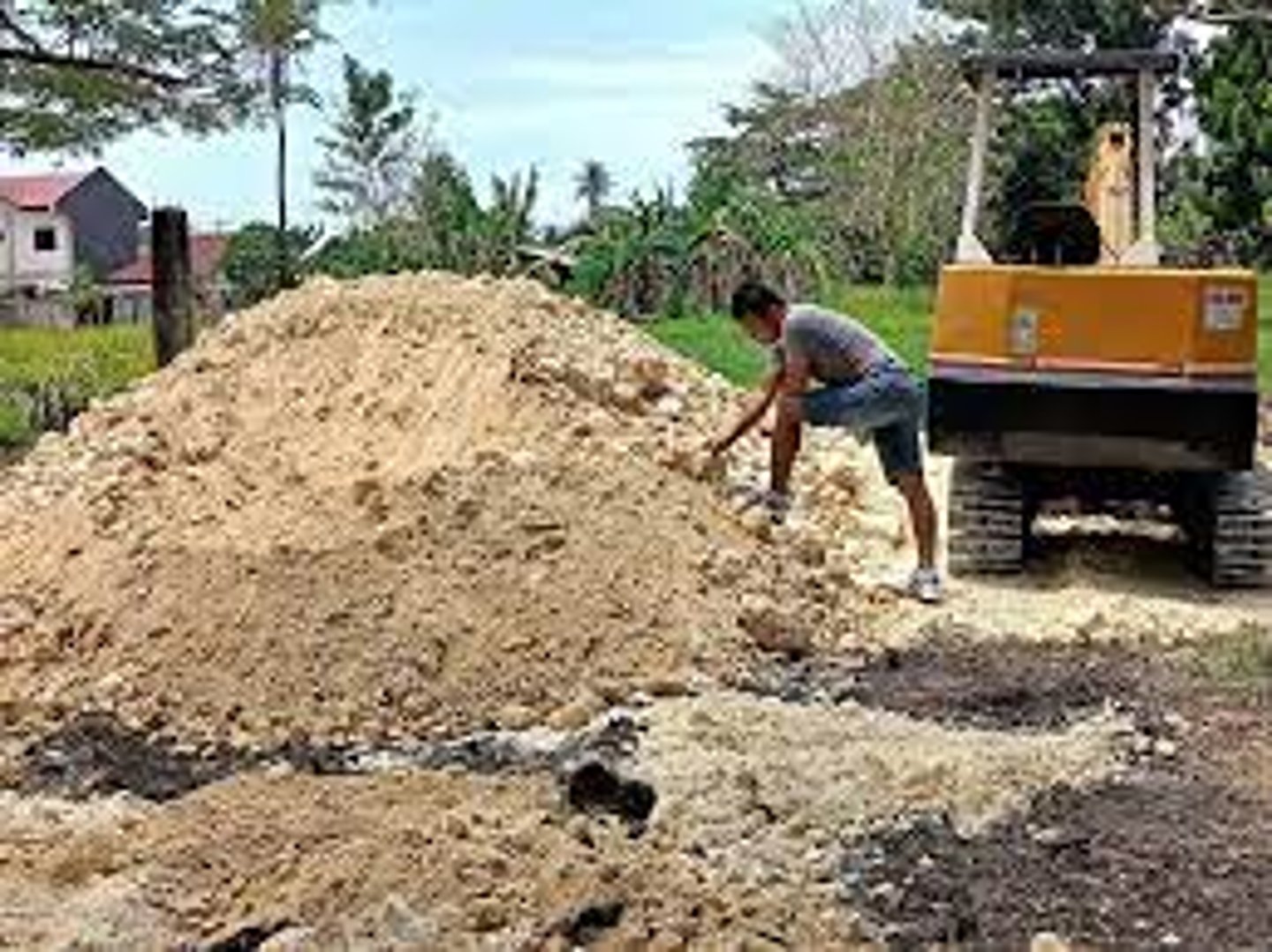 <p>EARTH FILL</p><p>An embankment of compacted earth</p>