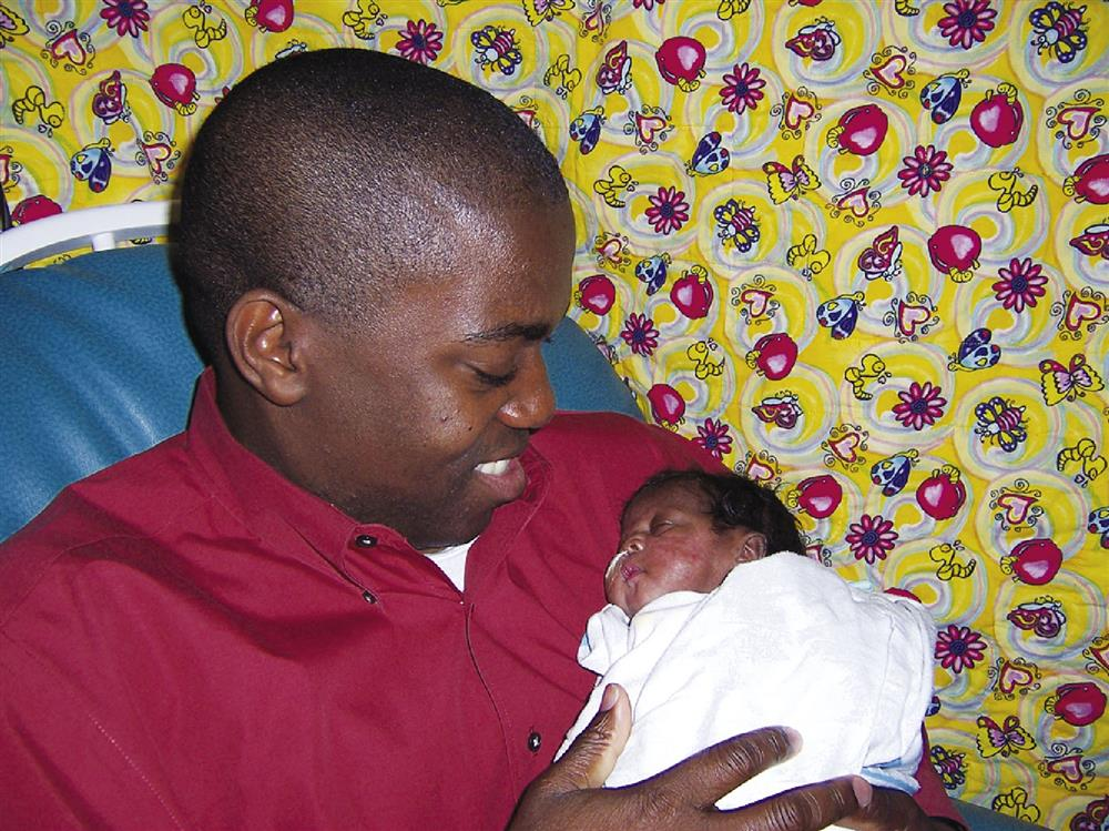 <p>ch. 22 - describes a father’s deep interest and emotional connection with his newborn, marked by touch, eye contact, and a strong sense of bonding</p>