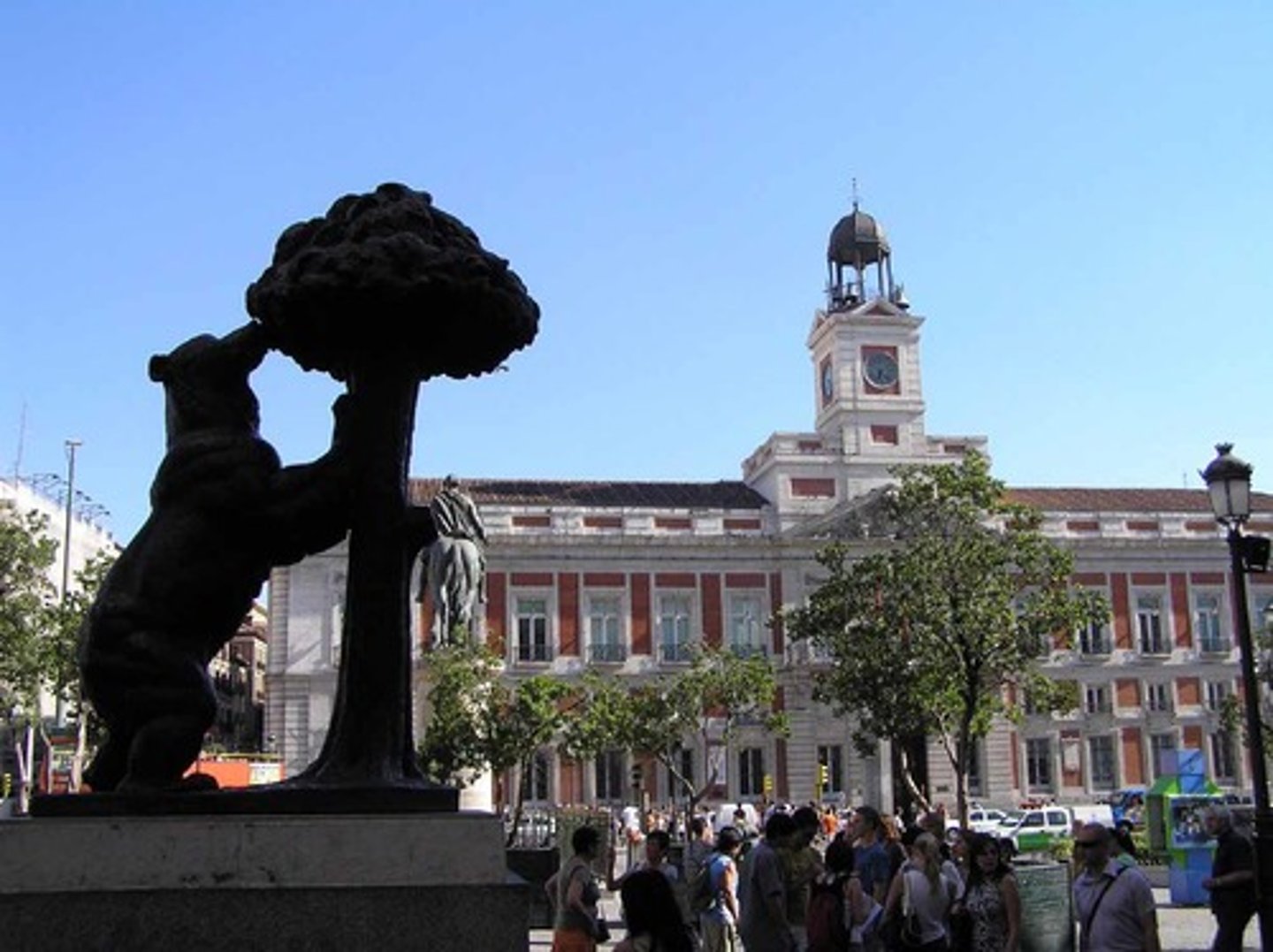 <p>Madrid's most central location with its famous bear and strawberry tree statue - the symbol of the city.</p>
