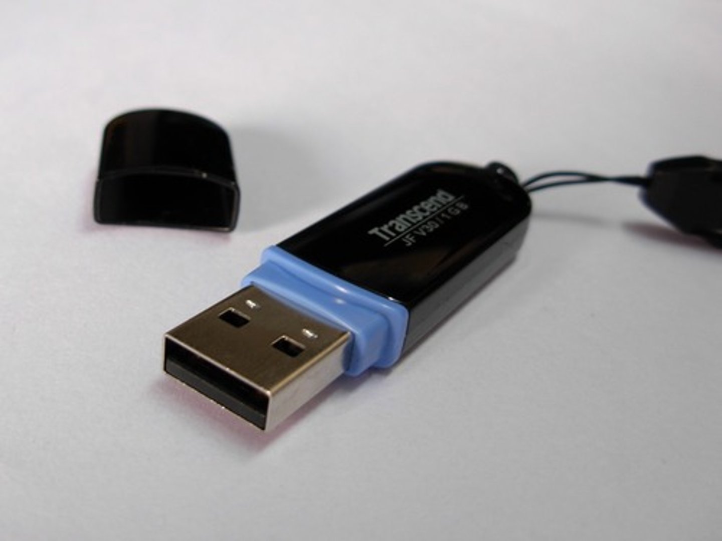 <p>storage devices that can be removed.</p><p>Example: a flash drive or USB are examples of ___________________</p>