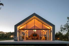 <p>Slopes to two sides</p>