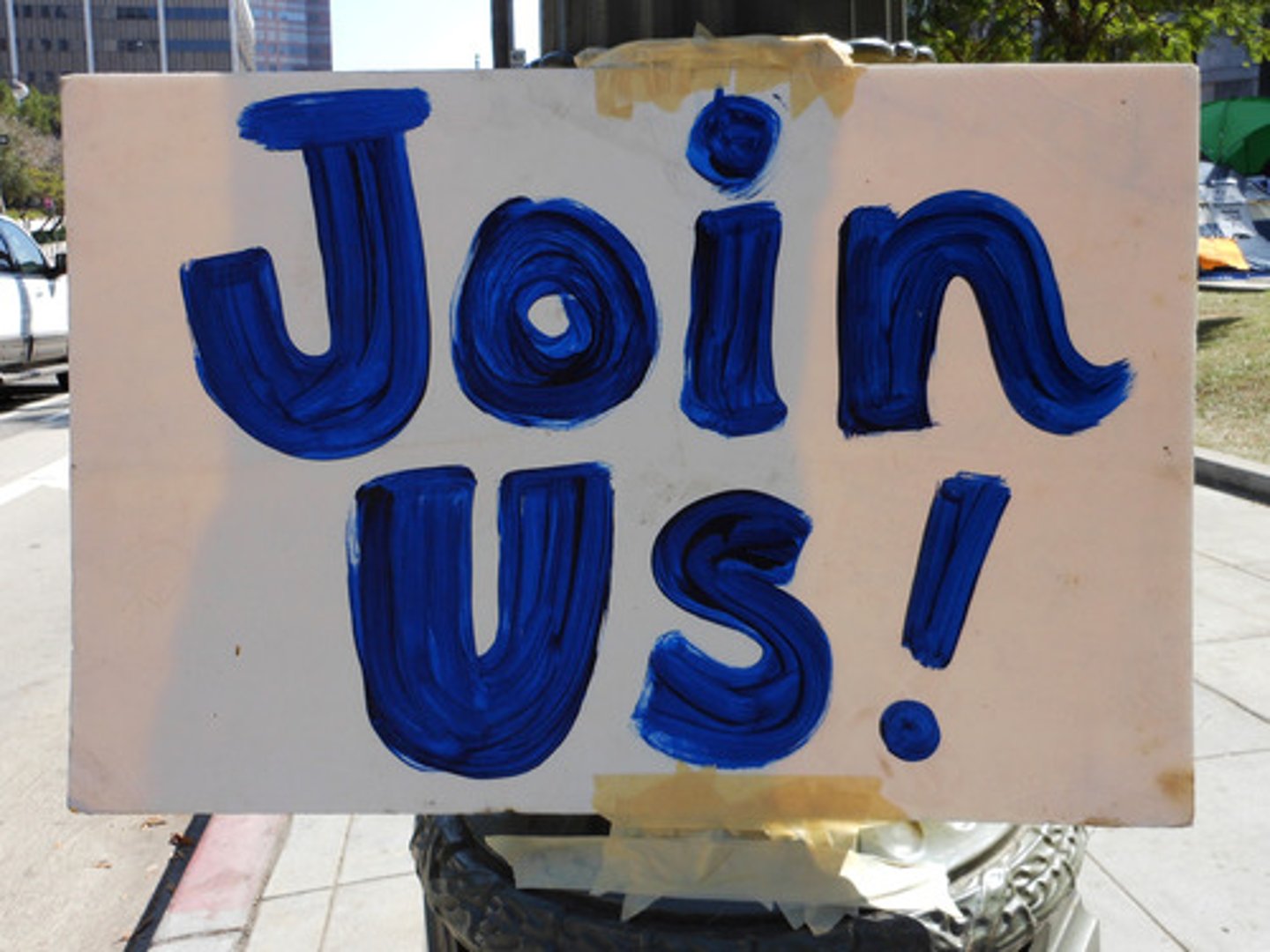 <p>= participate= take part tham dự</p>