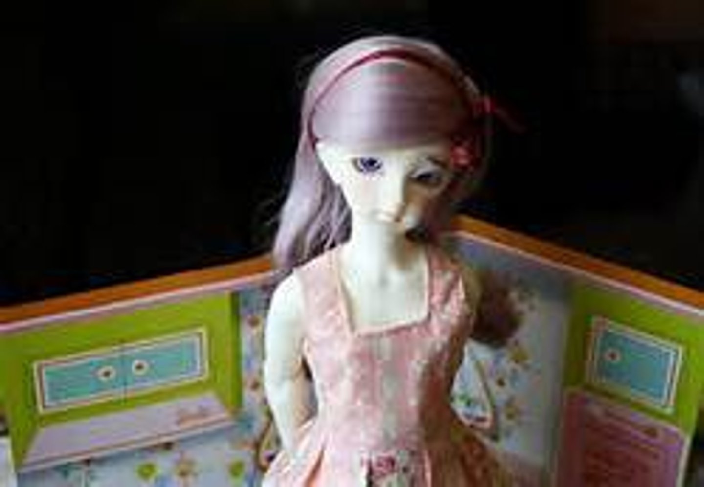 <p>(adj.) quiet, modest, reserved: từ tốn (Though everyone else at the party was dancing and going crazy, she remained demure .)</p>