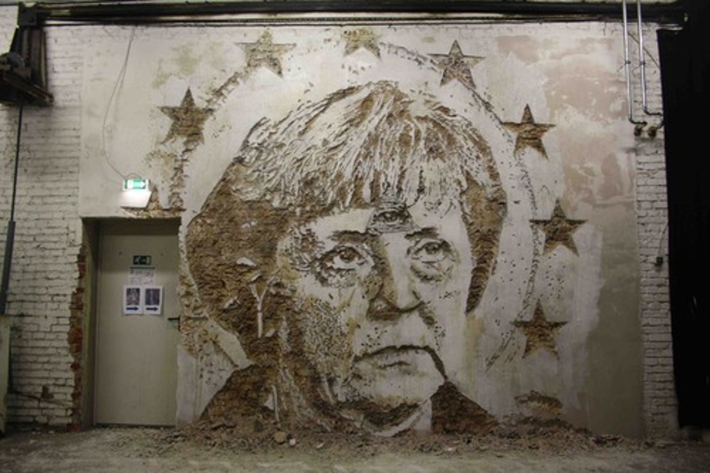 <p>Carving, pressure washing, and sometimes even exploding bits of walls<br>Depicts everyday people<br>Themes of globalization</p>