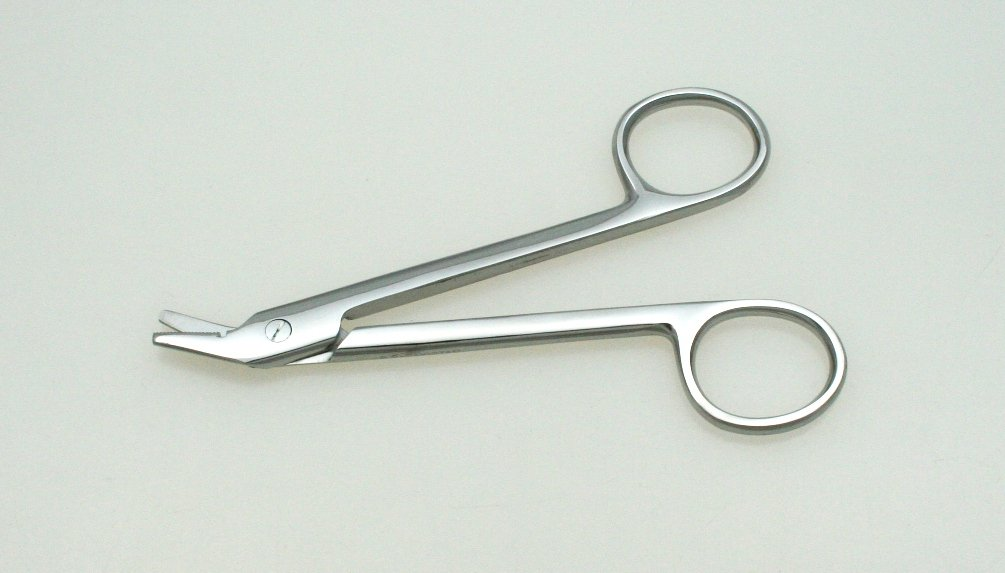 <p>used in orthopedic procedures to cut wire or wire sutures<br>~compact blades<br>~4 3/4 inches long<br>~serrated surface</p>