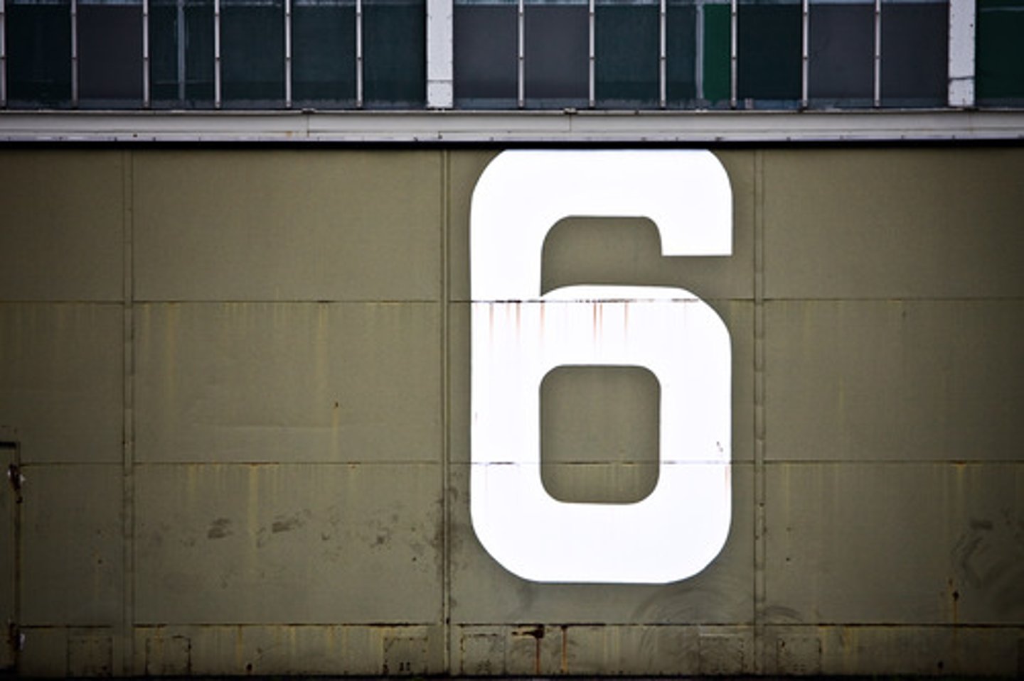 <p>6 (nº chino)</p>