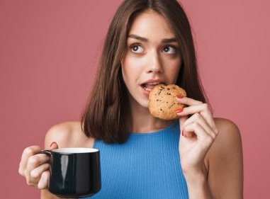 <p>(<em>noun</em>) something that you do often, almost without thinking, especially something that is hard to stop doing</p><p>“I know it’s a bad _______, but I have coffee and cookies every day around 3:00 in the afternoon.”</p>