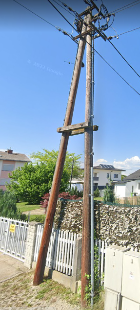 <p>Wooden A-Frame with horizontal bar pole</p>