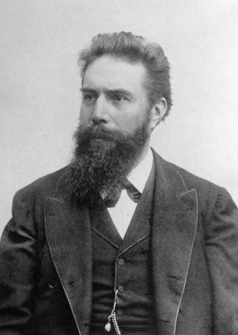 <p>Karl Wilhelm Rontgen </p>
