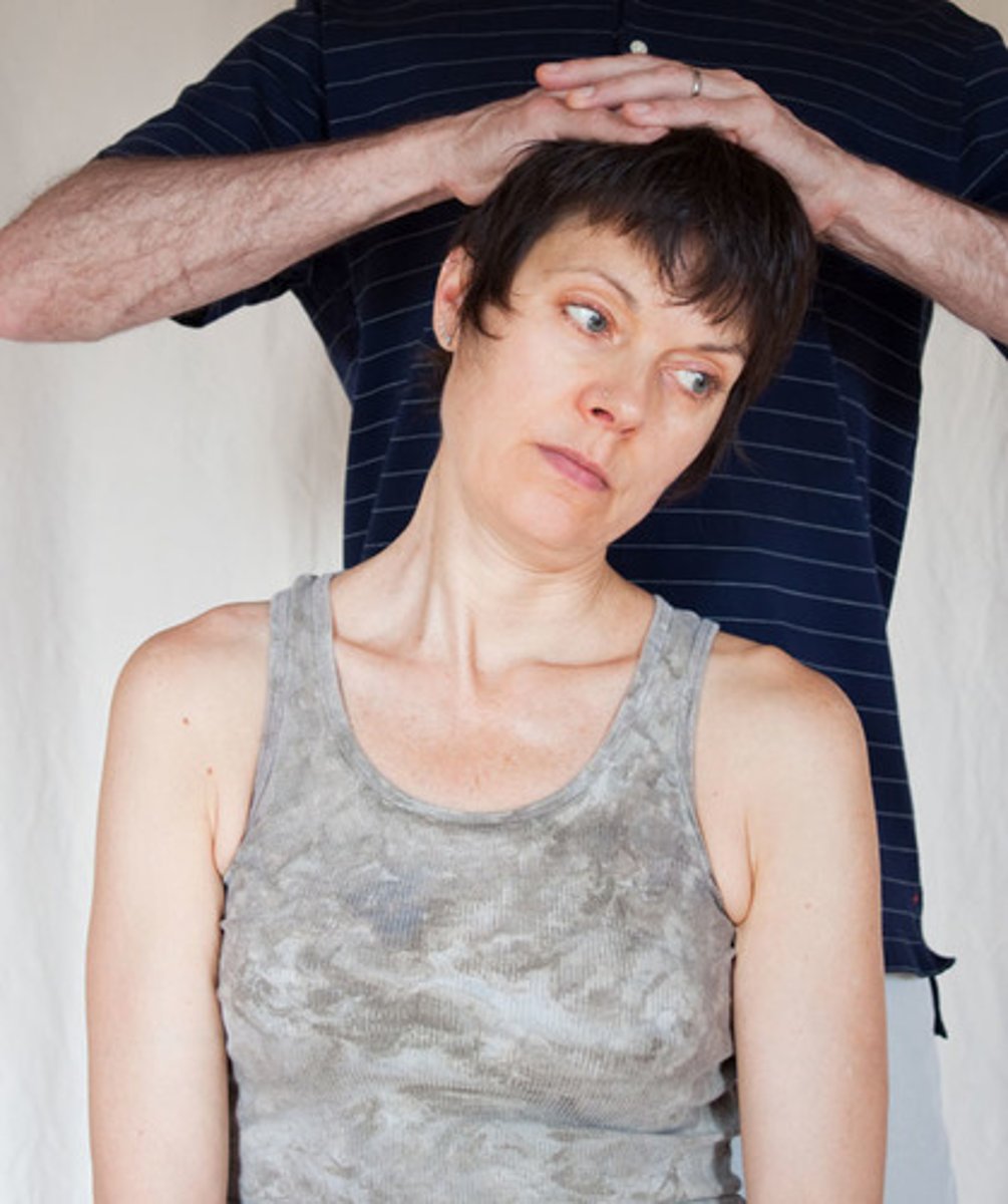 <p>*test for cervical radiculopathy</p><p>- pt sitting</p><p>- passively position neck into ipsilateral side bending &amp; apply gentle compression</p><p>- passively position neck into extension, ispi SB, and ipsi rotation &amp; apply gentle compression</p><p>- (+) = reproduction of sxs</p>