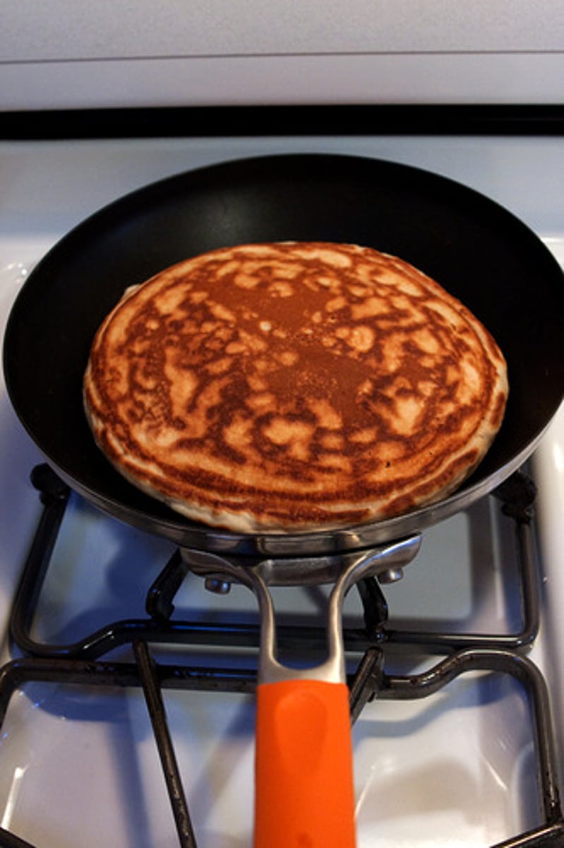 <p>to cook on low heat</p>