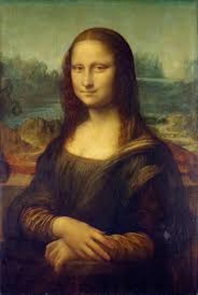 <p>– variant van L.H.O.O.Q. door Marcel Duchamp</p><p>Korte uitleg:</p><p>L.H.O.O.Q. Rasée is een latere versie van Duchamps beroemde werk, waarin de Mona Lisa zonder snor en baardwordt afgebeeld – dus ‘geschoren’ (rasée = Frans voor "geschoren").</p><p>Betekenis:</p><p>Ironie op zichzelf: het weghalen van de snor suggereert een "terugkeer" naar het origineel, maar blijft even absurd.</p><p>Speelt verder met gender en identiteit.</p><p>Nog steeds een kritiek op kunstverering en traditionele waarden.</p>
