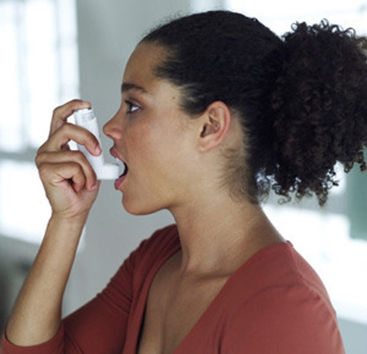 <p>A lung disease characterized by inflamed, narrowed airways and difficulty breathing</p>