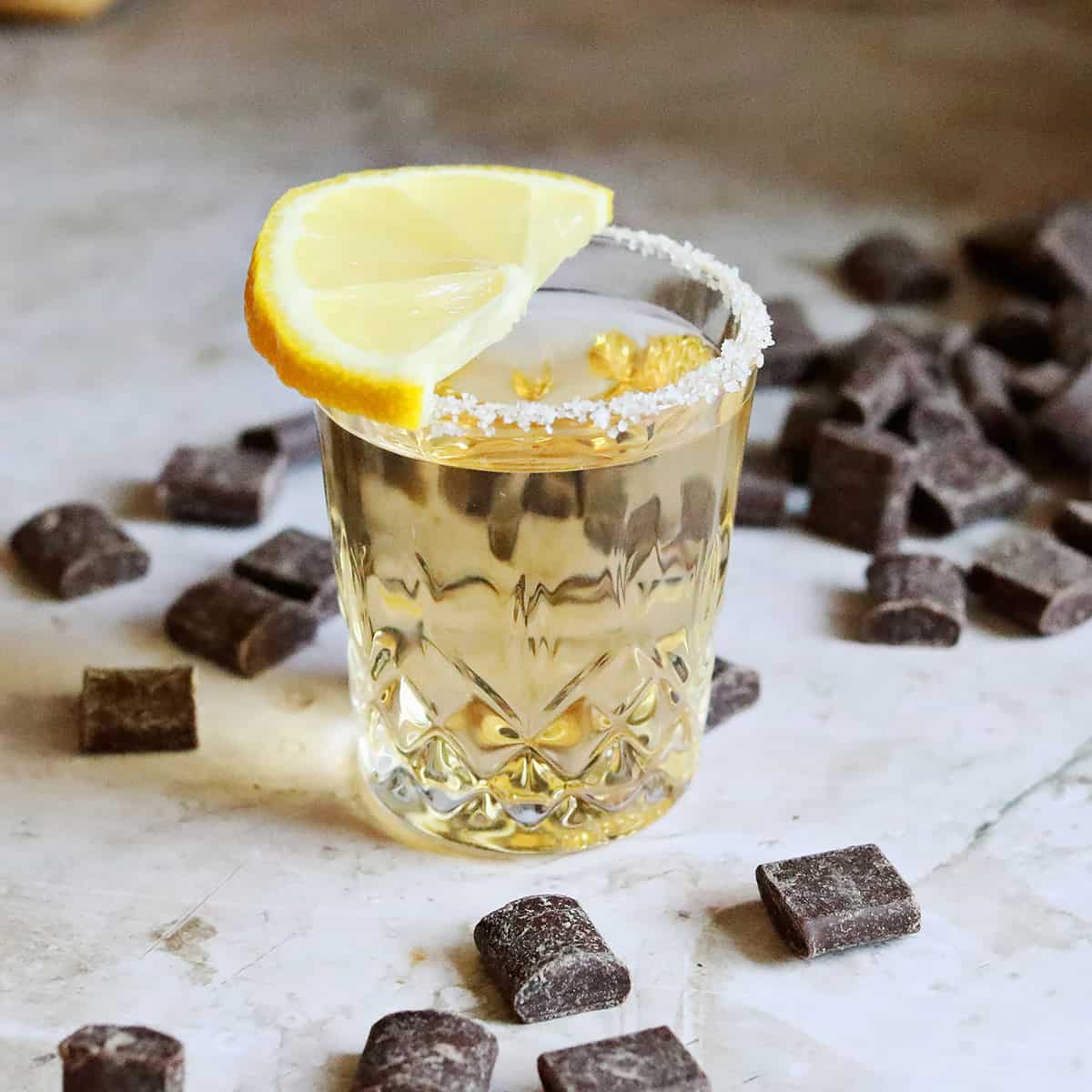 <p>shooter, 1 oz vodka, 1 oz hazelnut liqueur, sugared lemon</p>
