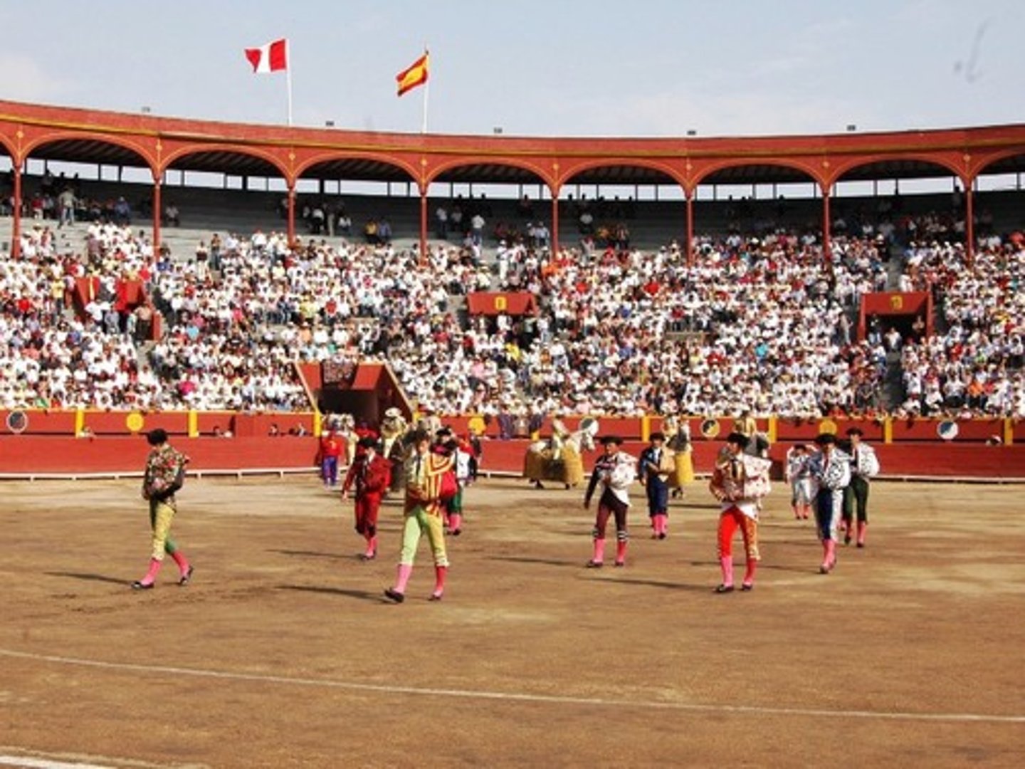 <p>la entrada de los toros y los toreros</p>