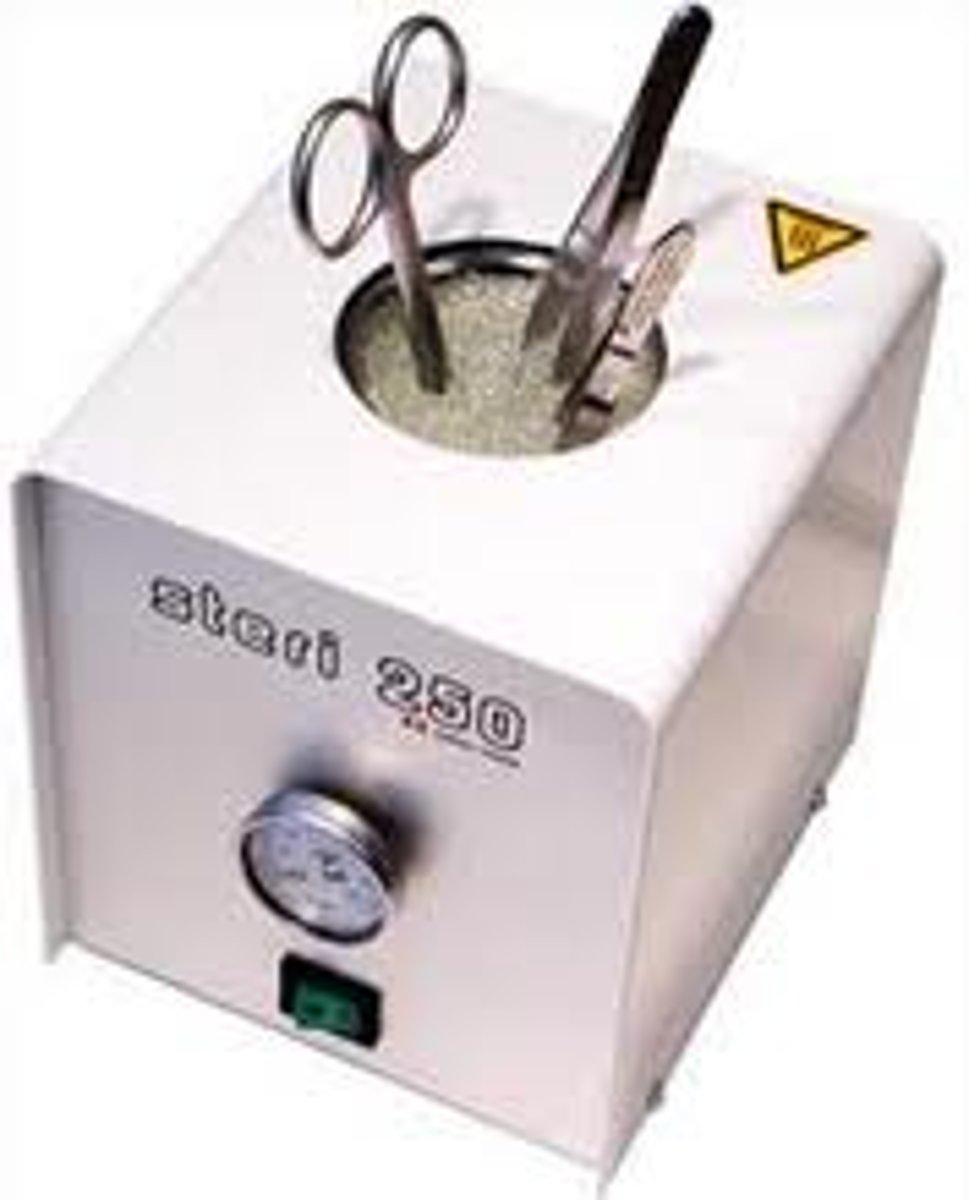 <p>/ˈster.ɪ.laɪz/</p><p>khử trùng, tiệt trùng</p>