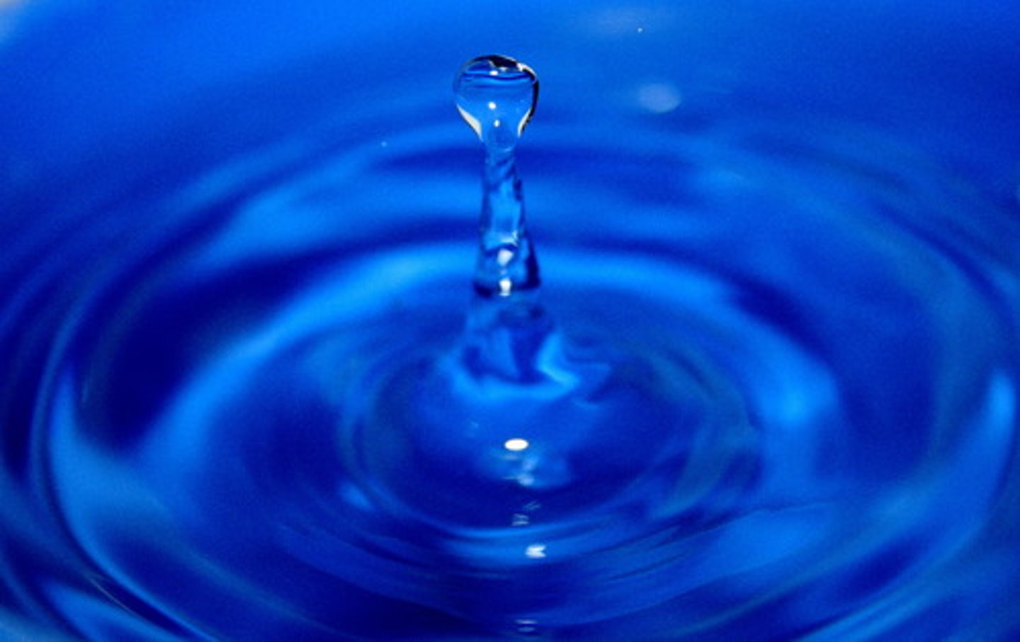 <p>/ˈlɪk.wɪd/ chất lỏng</p>