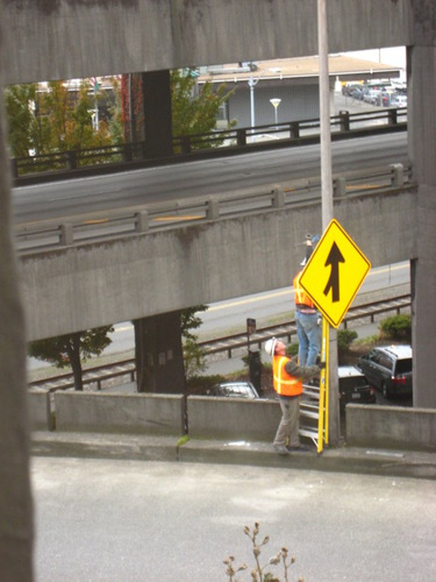 <p>One lane merging onto the arrow that's pointing ahead.</p>