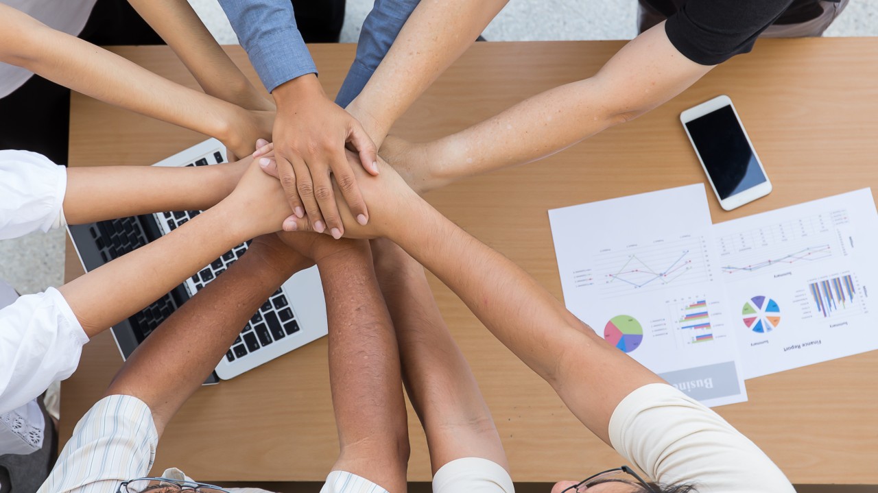 <p>collaboratetive (a) </p>